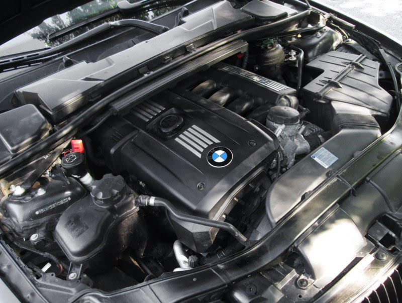 BMW 318i engines